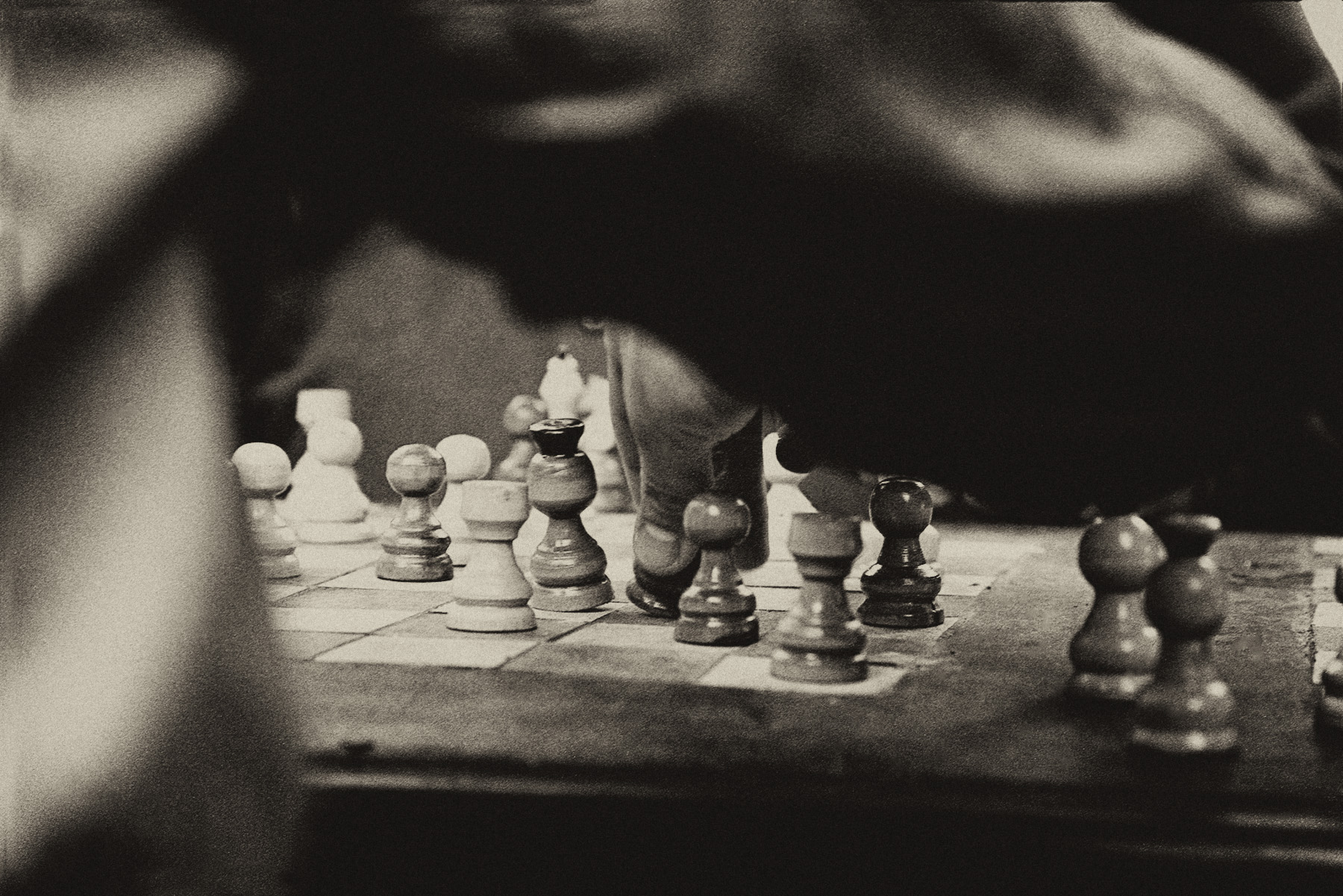 romania_chess_player_LR